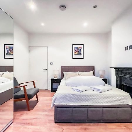 Prime Location Camden Luxury Apt Sleeps 6 London Exteriör bild