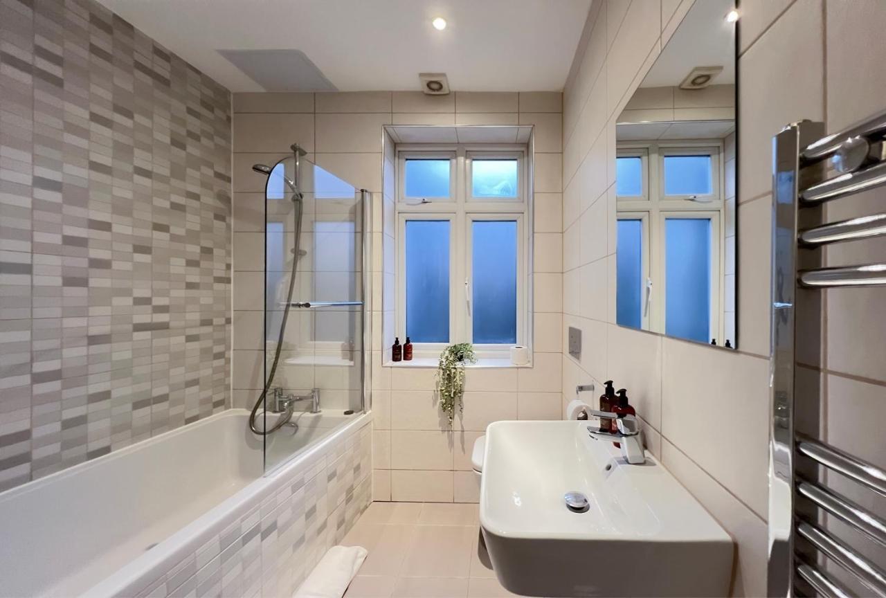 Prime Location Camden Luxury Apt Sleeps 6 London Exteriör bild