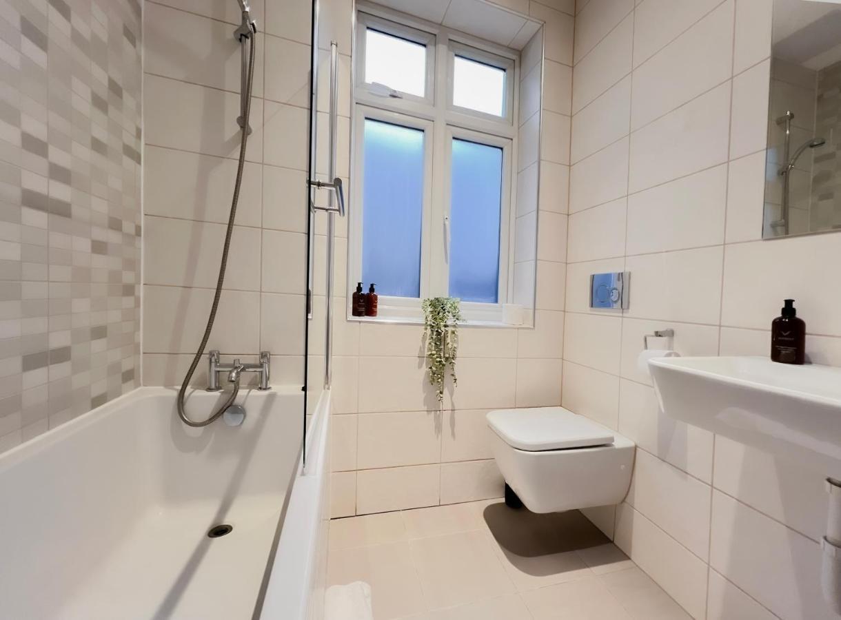 Prime Location Camden Luxury Apt Sleeps 6 London Exteriör bild
